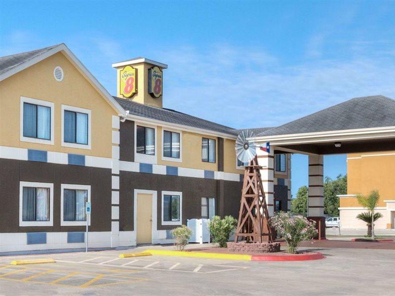 Super 8 By Wyndham Victoria/North/Mall Area Exterior photo