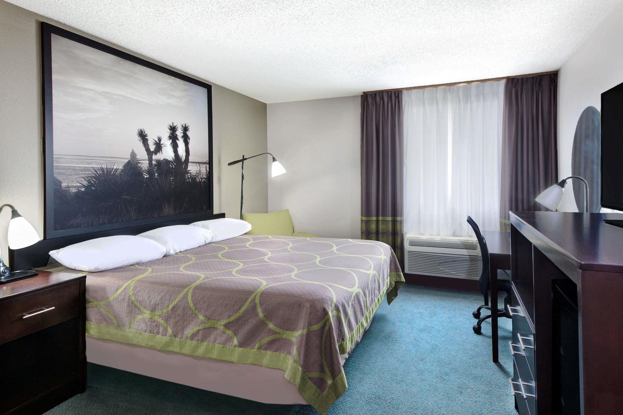 Super 8 By Wyndham Victoria/North/Mall Area Exterior photo